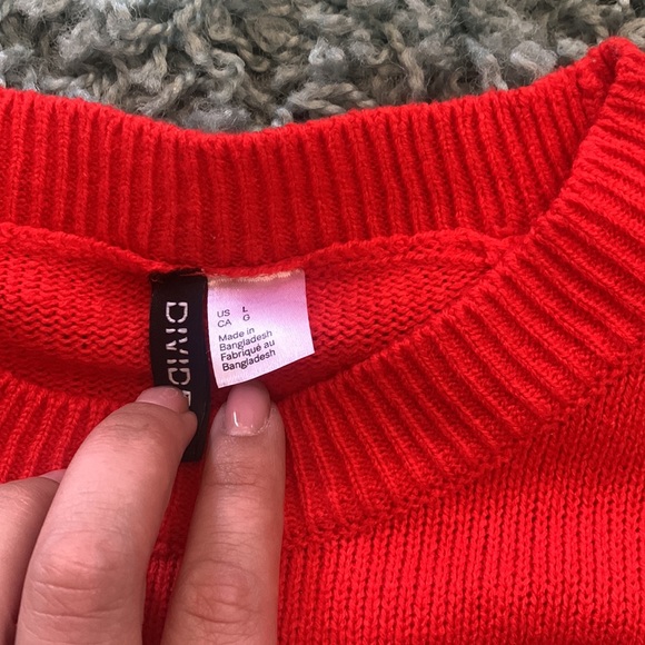 H&M red sweater - Picture 3 of 3